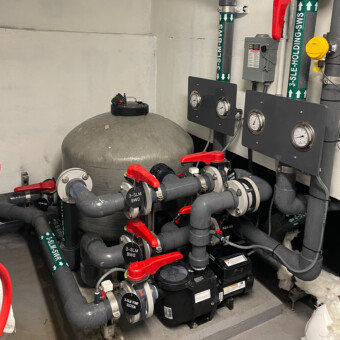 160000 gallon salt water Seal aquarium installation in Norwalk, CT, Maritime Aquarium - AEI